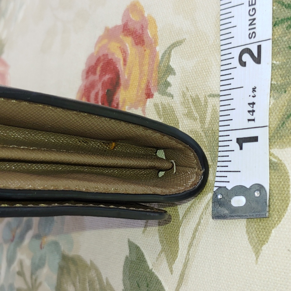 Marc Jacobs Tan and Brown Saffiano Leather Fold Clutch Wallet - Picture 11 of 17